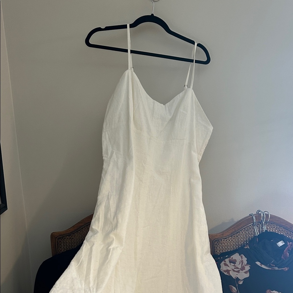 Abercrombie & Fitch White Midi Dress PTP 22”